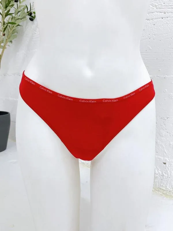 Calvin Klein Women's Signature Cotton Thong 5 Pack Panty White/Black/Grey/Red/Green QD3712-960