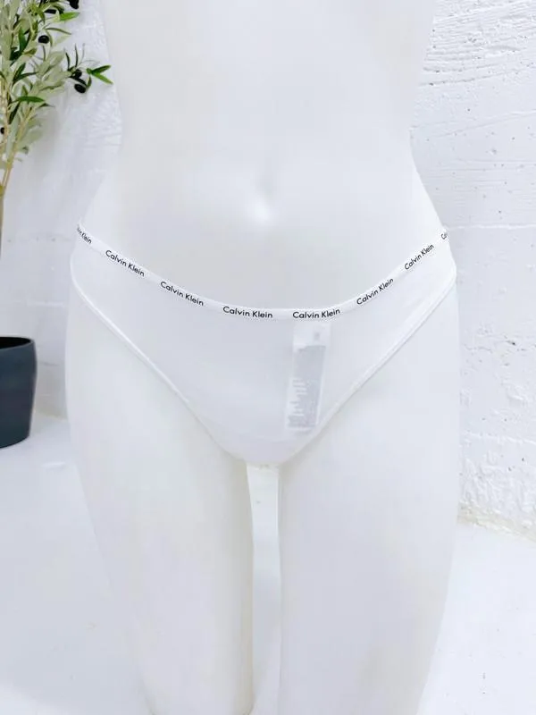 Calvin Klein Women's Signature Cotton Thong 5 Pack Panty White/Black/Grey/Red/Green QD3712-960
