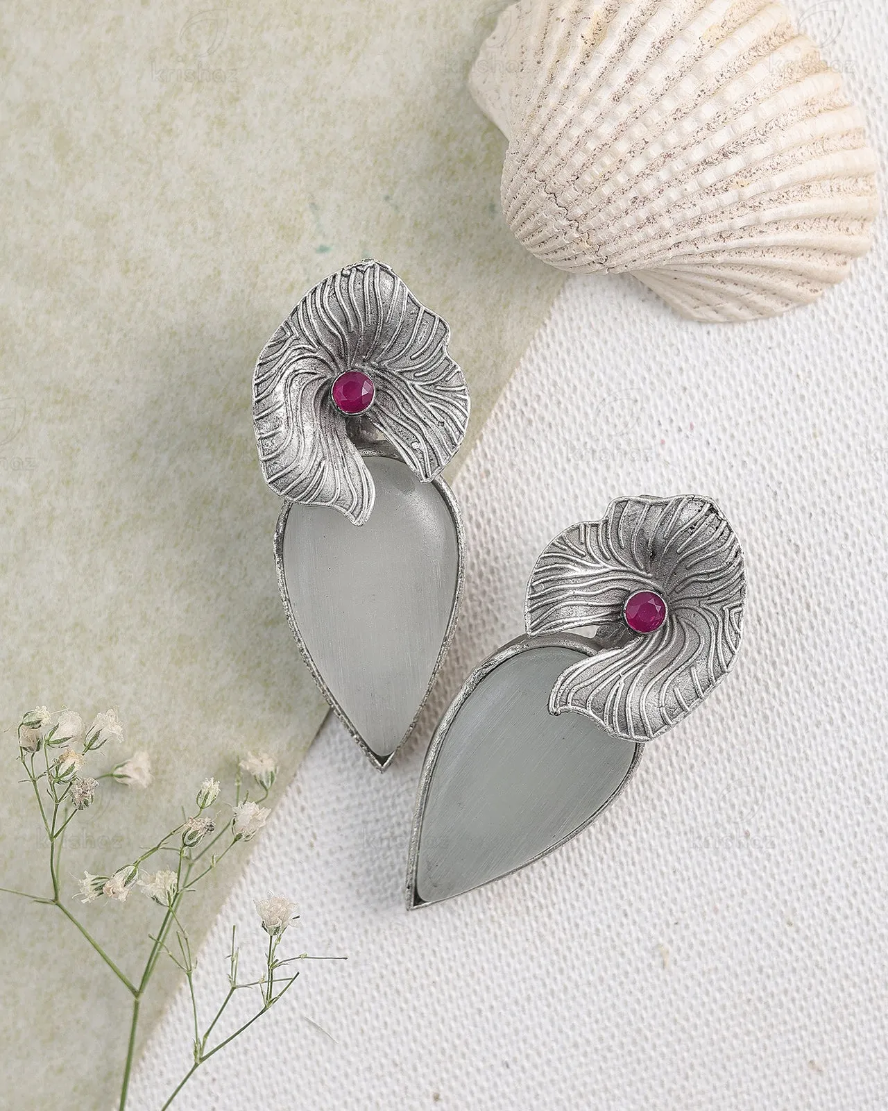 Freya Stud Earrings - wxo